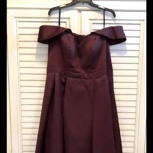 Burgundy formal Dress* no damage, smoke free, pet free home